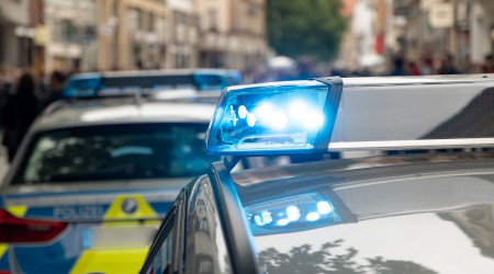 Polizei mit Blaulicht (Quelle: Pixabay)